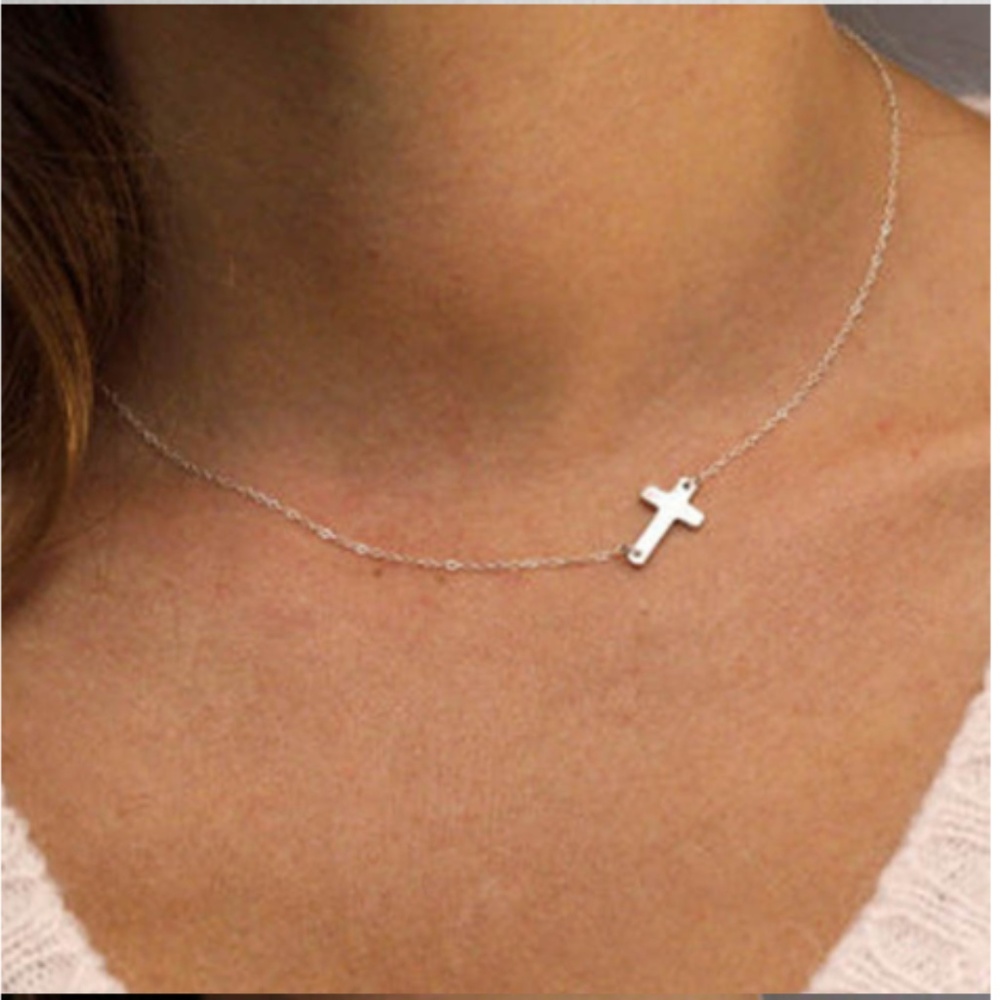 Christian Cross Minimalist Charm Worship Necklace - Picture 4 of 8